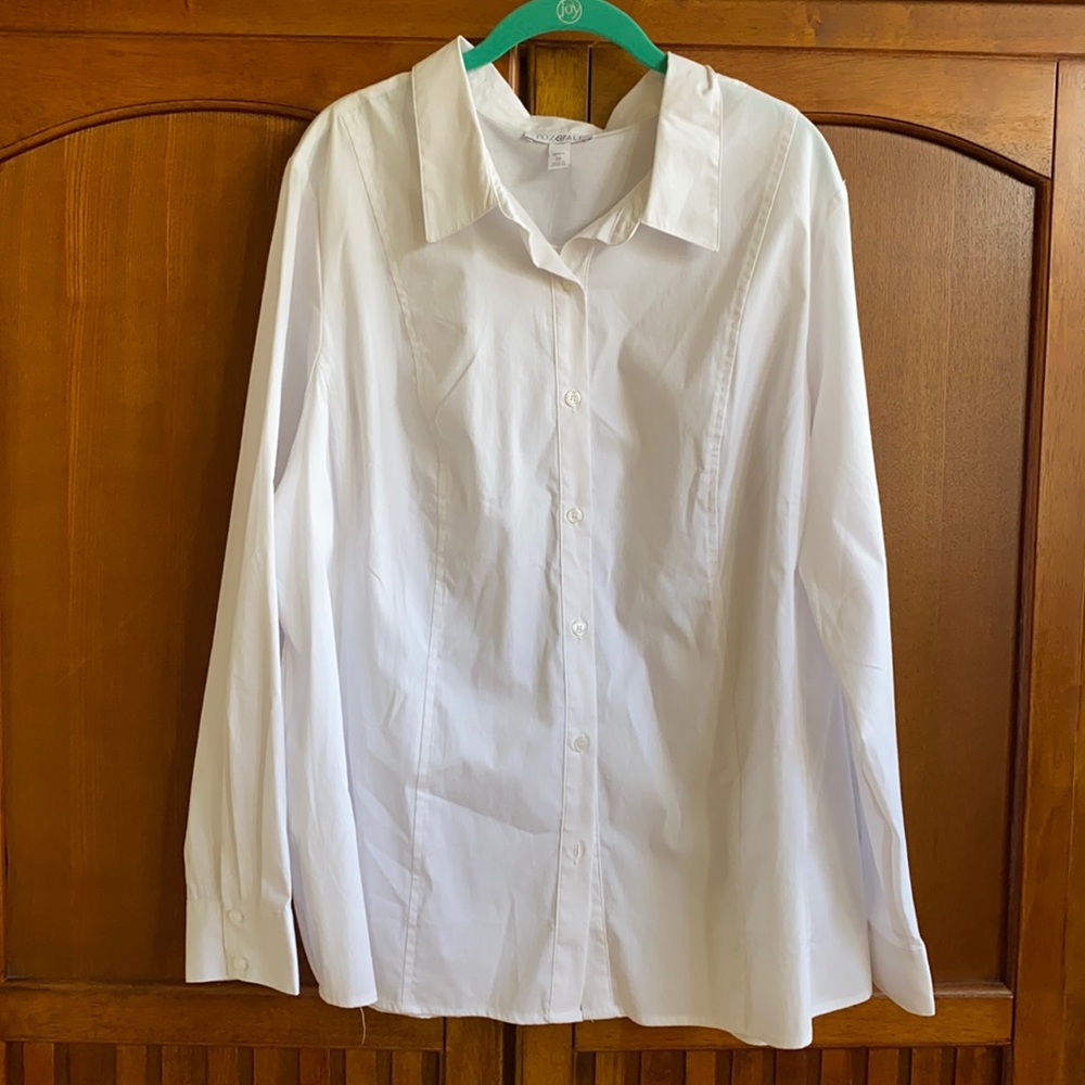 Roa & Ali White Button Down Blouse